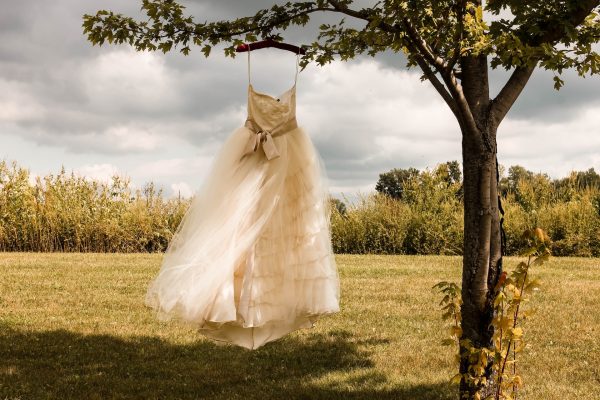 Wedding dress photography: Creative ways to capture your gown