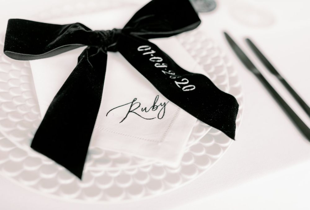 Velvet bow place setting